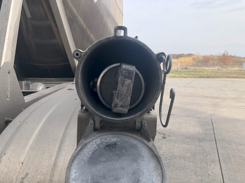 hose in pneumatic trailer
