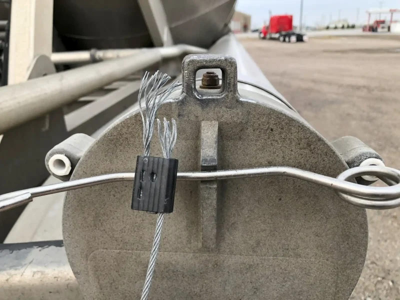 seal cut off hose compartment