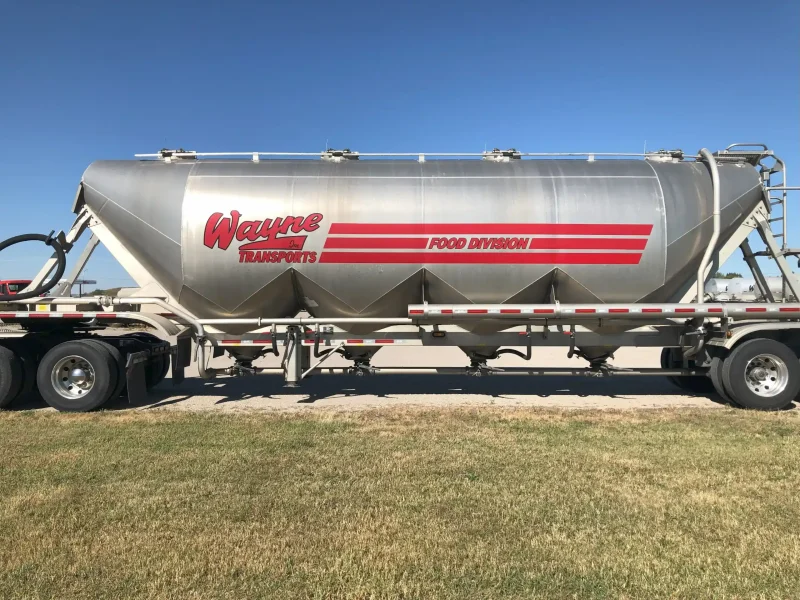 pneumatic trailer 4 hoppers