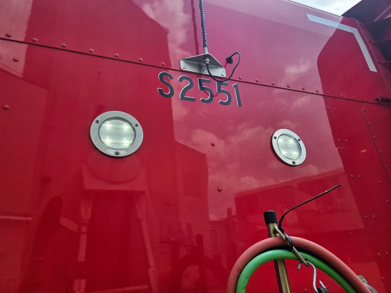 pre-trip side light 2